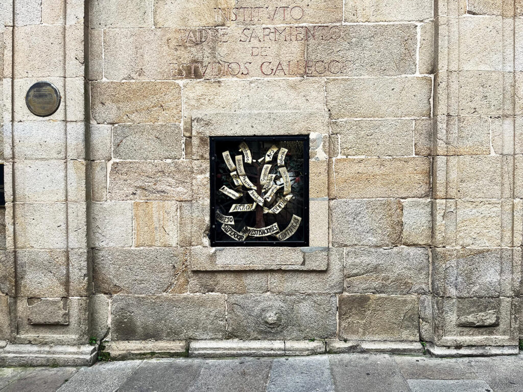 Árbol de la Ciencia, una de las cosas más curiosas de Santiago de Compostela