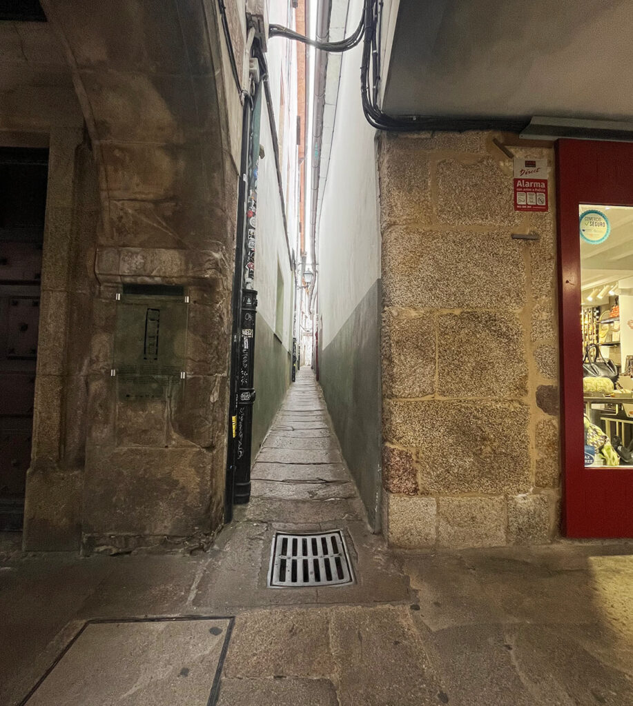 calles más estrechas de Santiago de Compostela