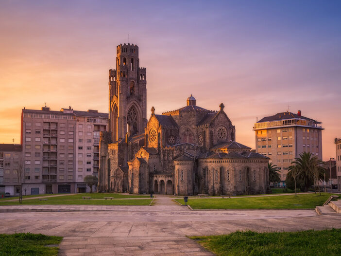 Templo de la Veracruz en O Carballiño que hacer en Galicia