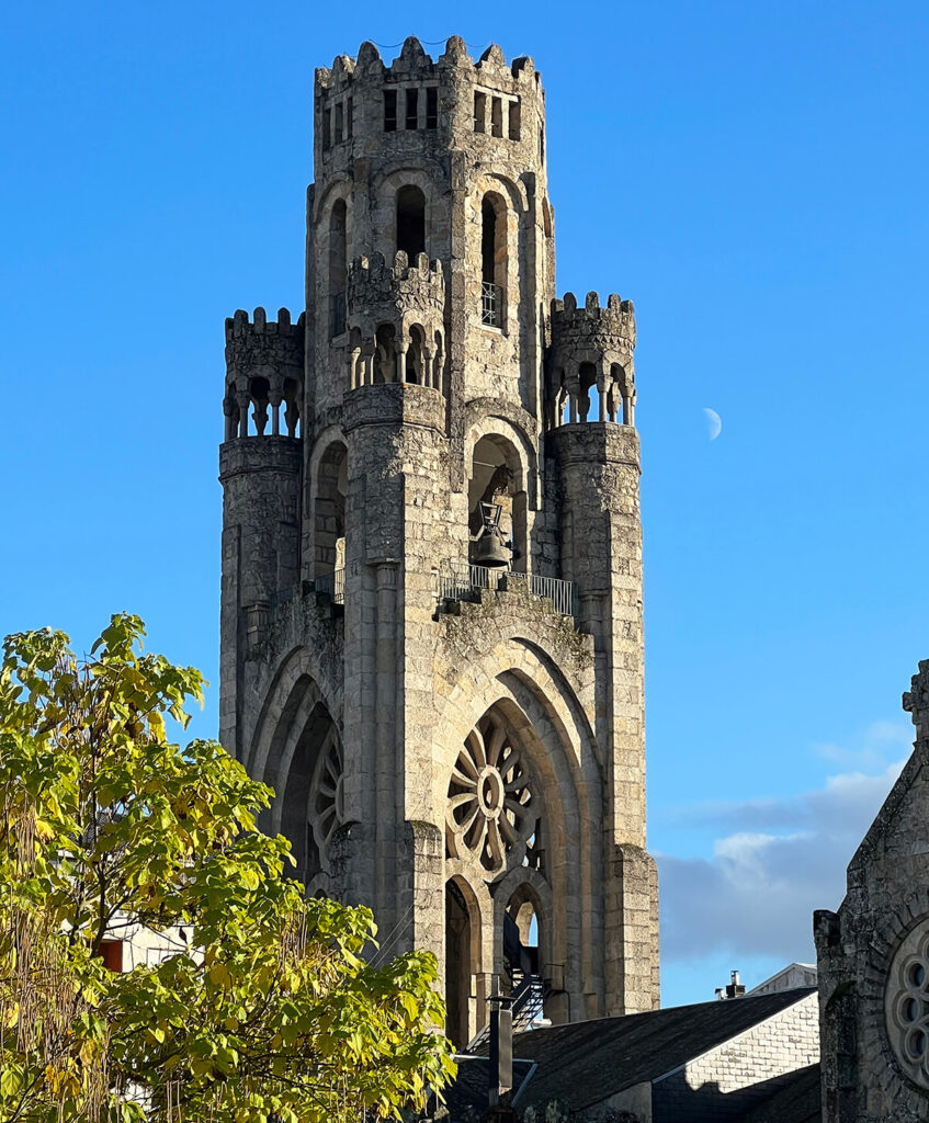 Templo de la Veracruz de O Carballiño torre