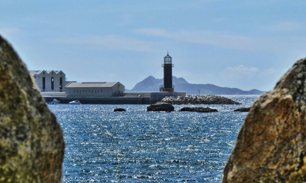 Museo do Mar de Vigo desde Bouzas