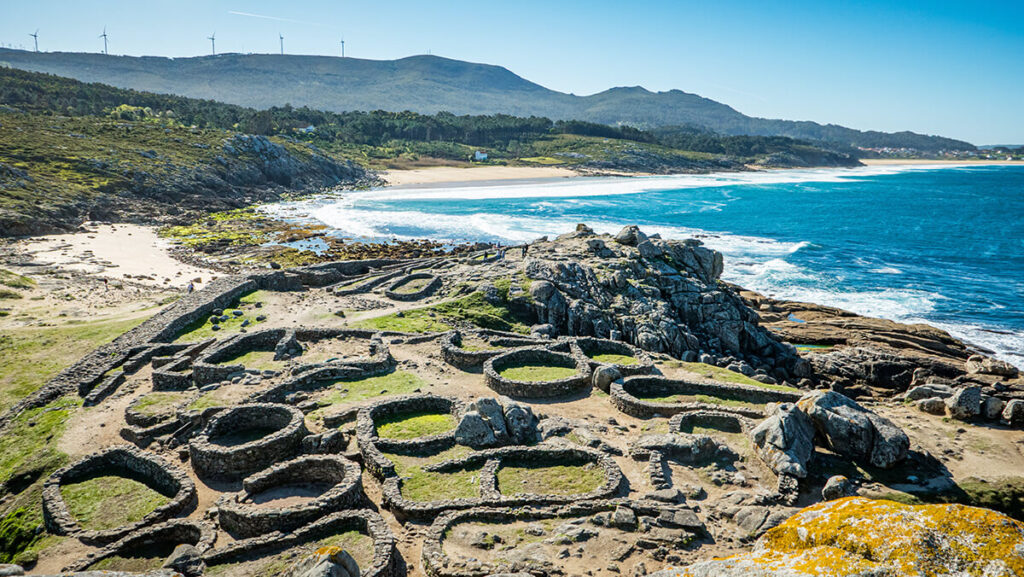 ruta de los faros de Galicia (Castro de Baroña)