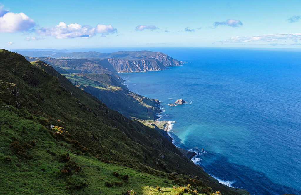 trenes turísticos de Galicia ruta de los Faros