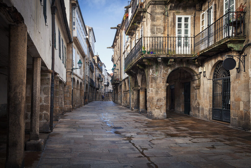 pasear por Santiago es una de las mejores cosas que hacer en Galicia cuando llueve