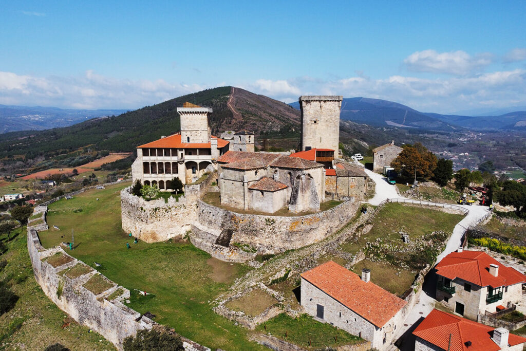 dormir en un castillo en Galicia
