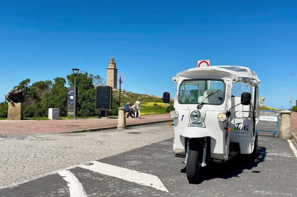 las visitas guiadas y tours son uno de los mejores planes qué hacer con niños en Galicia