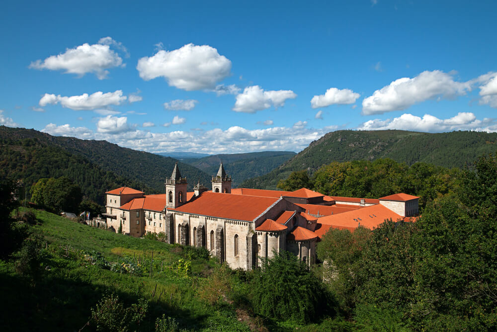 el Parador de Santo Estevo, uno de los hoteles más encantadores de Galicia