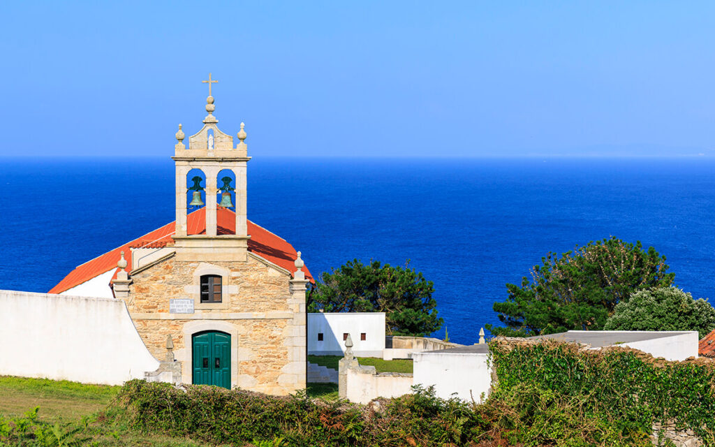 ermita de Santo Hadrián en Malpica de Bergantiños