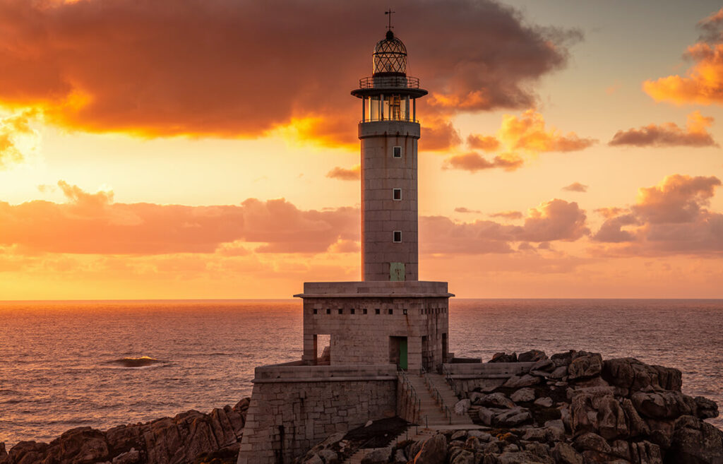 Faro de Punta Nariga, uno de los imprescindibles qué ver en Malpica de Bergantiños