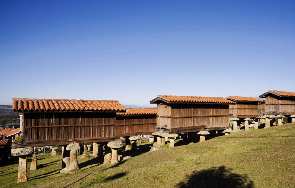 conjunto de los hórreos de A Merca en Ourense