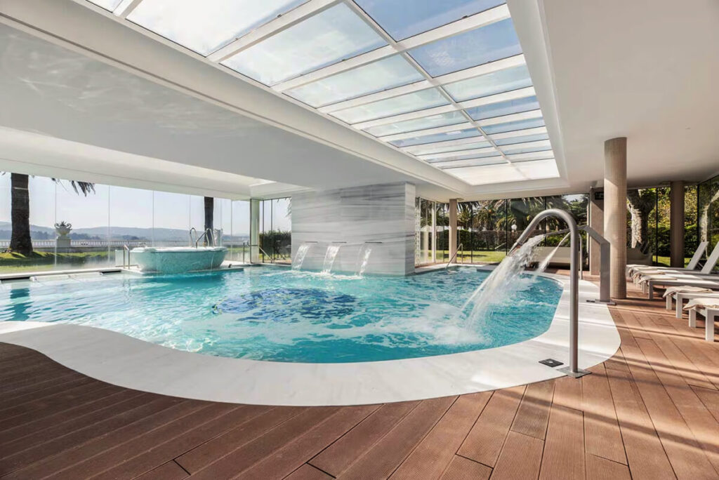 balneario del Eurostars Gran Hotel La Toja, uno de los hoteles de 5 estrellas de Galicia