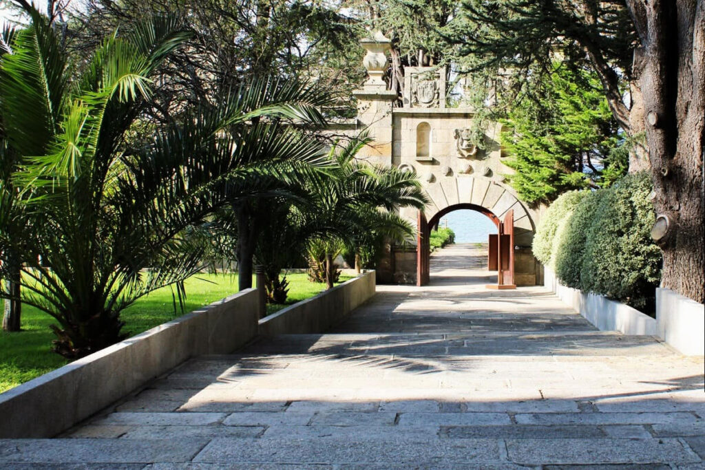 jardines del Pazo los Escudos, uno de los hoteles de 5 estrellas de Galicia más lujosos