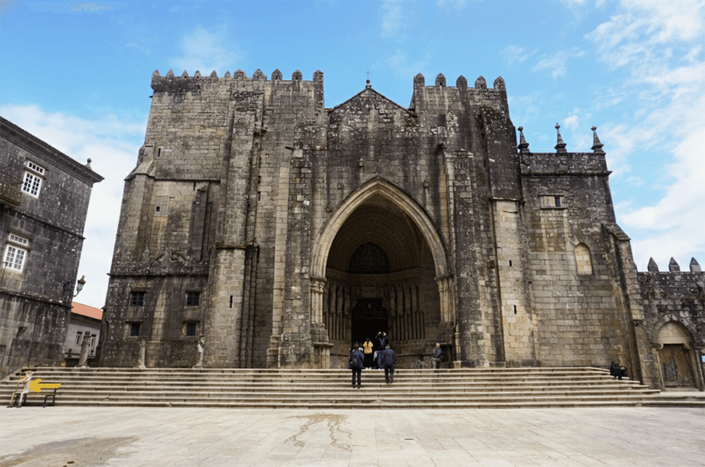 la Catedral de Santa María, uno de los imprescindibles qué ver en Tui